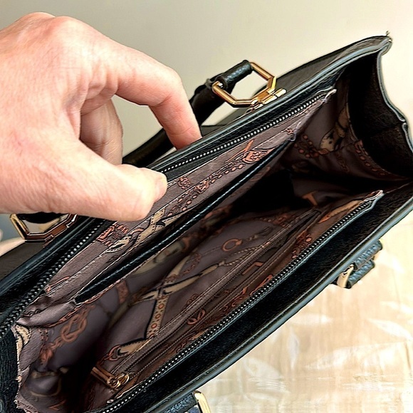 Adaptable black handbag. Perfect size with crossbody strap. New w/ tags - Picture 3 of 11